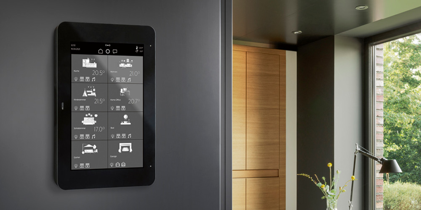 JUNG Smart Panel 8 bei Elektro Gläser in Neuburg an der Donau